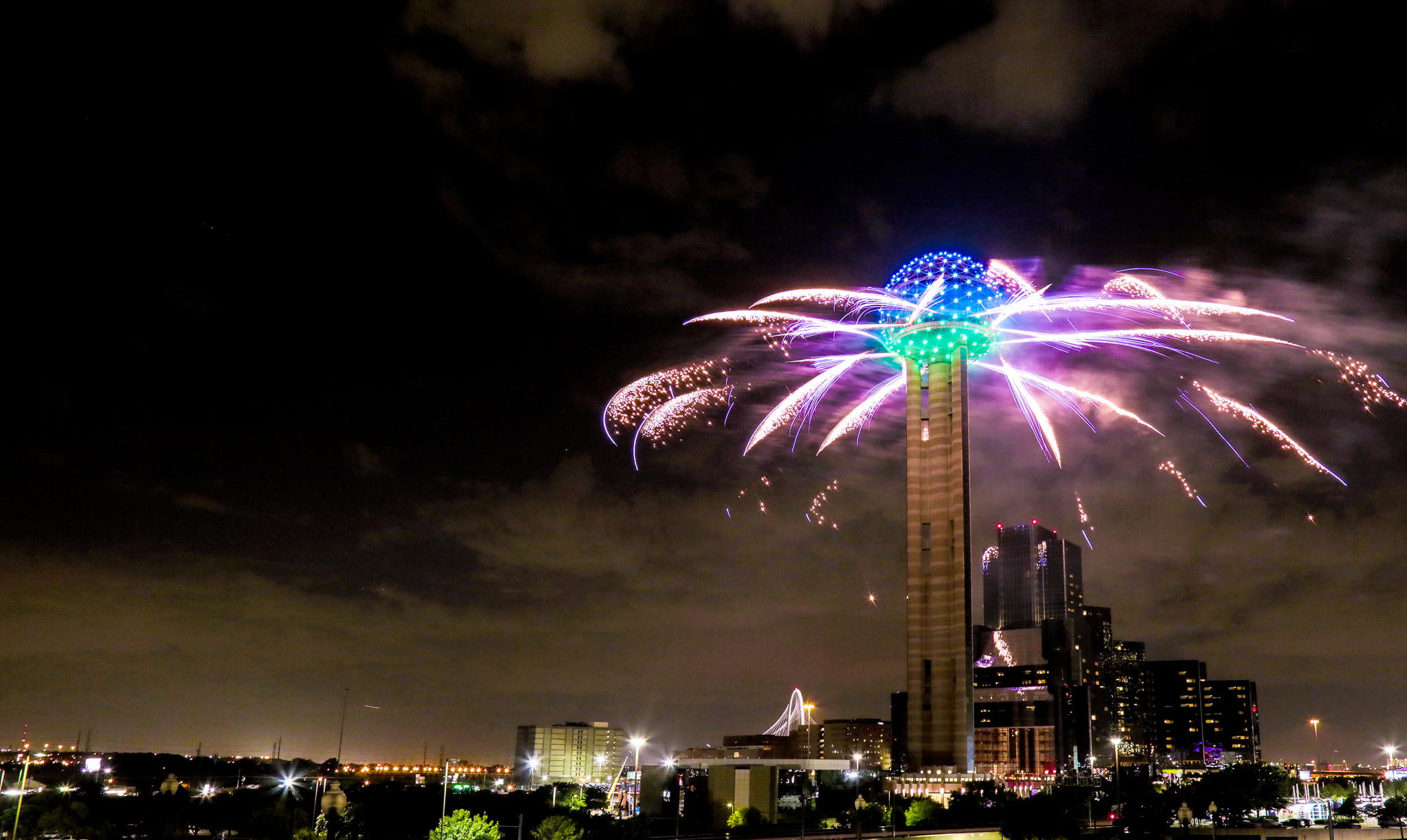 EVENTS 4th of July fireworks in DFW